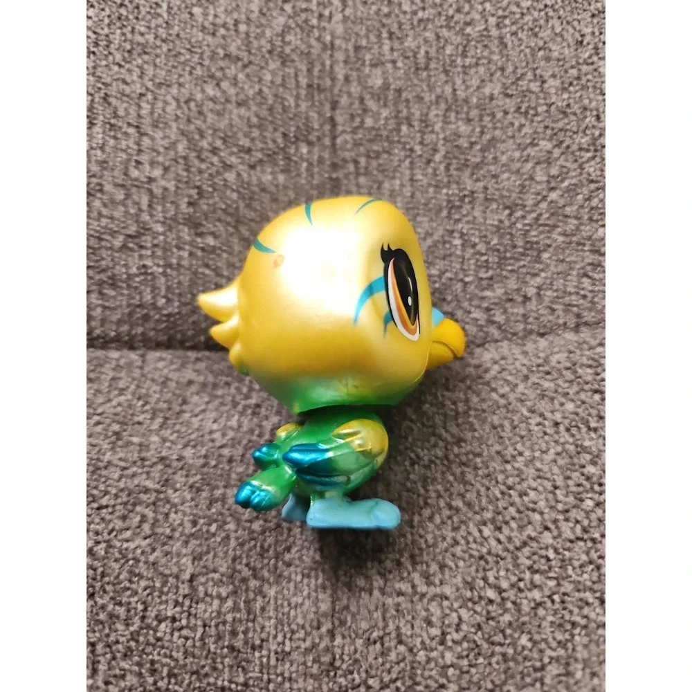 Littlest Pet Shop LPS # 2-64 Edie Von Keet Bird -1-